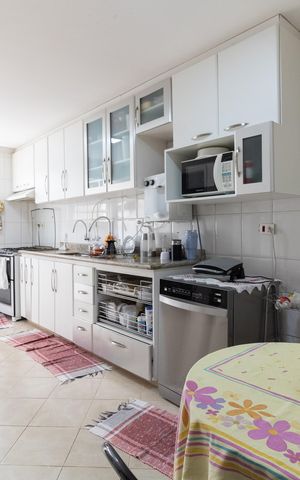Casa à venda com 340m², 5 quartos e 1 vaga Casa à venda com 340m², 5 quartos e 1 vagaCozinha
