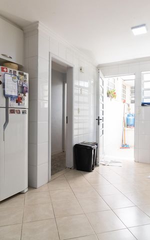 Casa à venda com 340m², 5 quartos e 1 vaga Casa à venda com 340m², 5 quartos e 1 vagaCozinha