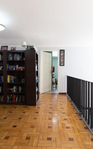 Casa à venda com 340m², 5 quartos e 1 vaga Casa à venda com 340m², 5 quartos e 1 vagaMezanino