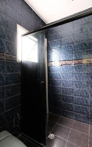 Casa à venda com 200m², 3 quartos e 3 vagasSuíte 2 Banheiro
