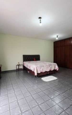 Casa à venda com 200m², 3 quartos e 3 vagasSuíte 1