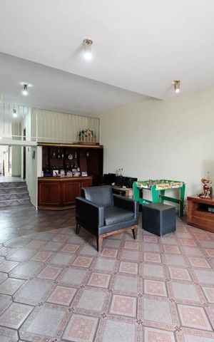 Casa à venda com 200m², 3 quartos e 3 vagasSala