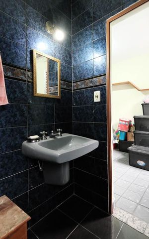 Casa à venda com 200m², 3 quartos e 3 vagasSuíte 2 Banheiro