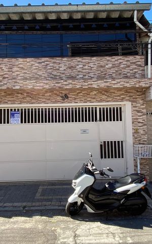 Casa para alugar com 200m², 3 quartos e 2 vagas Casa para alugar com 200m², 3 quartos e 2 vagasFachada