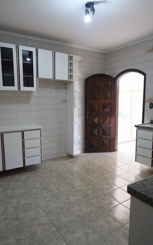 Casa para alugar com 284m², 3 quartos e 3 vagasCozinha