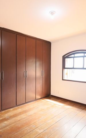 Casa para alugar com 284m², 3 quartos e 3 vagasSuíte 1