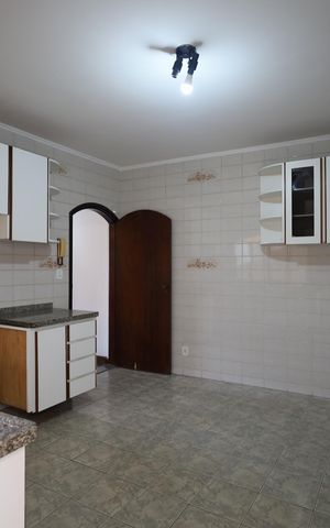 Casa para alugar com 284m², 3 quartos e 3 vagasCozinha