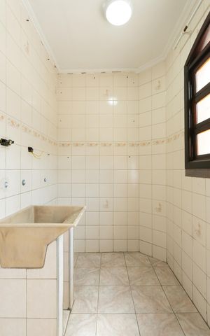 Casa à venda com 252m², 3 quartos e 2 vagas Casa à venda com 252m², 3 quartos e 2 vagasÁrea de Serviço 1