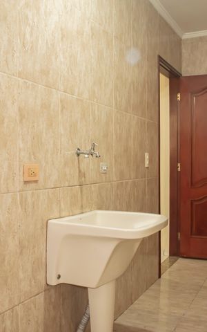 Casa à venda com 202m², 3 quartos e 1 vagaÁrea de Serviço