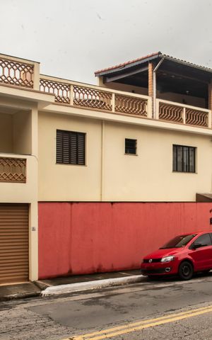 Casa à venda com 202m², 3 quartos e 1 vagaFachada