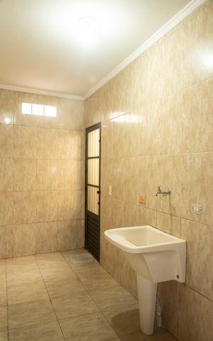 Casa à venda com 202m², 3 quartos e 1 vagaÁrea de Serviço