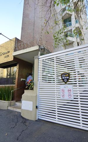 Apartamento à venda com 159m², 5 quartos e 2 vagas Apartamento à venda com 159m², 5 quartos e 2 vagasFachada