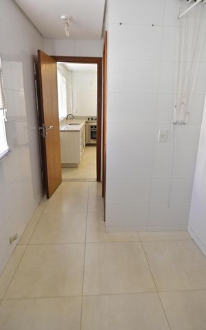 Apartamento à venda com 159m², 5 quartos e 2 vagas Apartamento à venda com 159m², 5 quartos e 2 vagasÁrea de Serviço