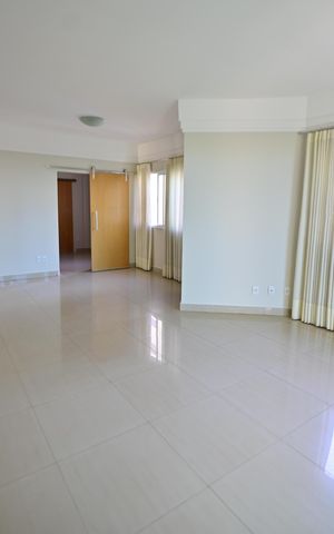 Apartamento à venda com 159m², 5 quartos e 2 vagas Apartamento à venda com 159m², 5 quartos e 2 vagasSala