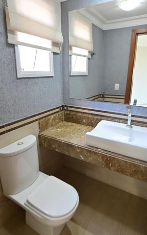 Apartamento à venda com 159m², 5 quartos e 2 vagas Apartamento à venda com 159m², 5 quartos e 2 vagasLavabo