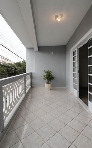 Casa para alugar com 200m², 2 quartos e 2 vagasSala