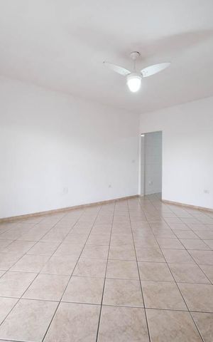 Casa para alugar com 200m², 2 quartos e 2 vagasSala
