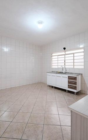 Casa para alugar com 200m², 2 quartos e 2 vagasCozinha