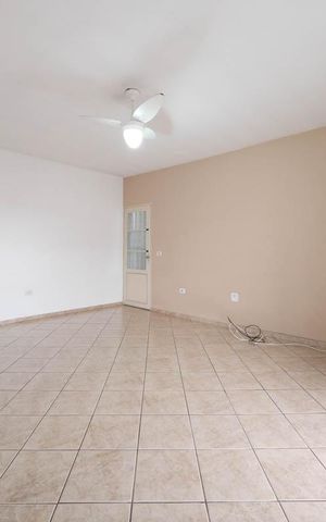 Casa para alugar com 200m², 2 quartos e 2 vagasSala
