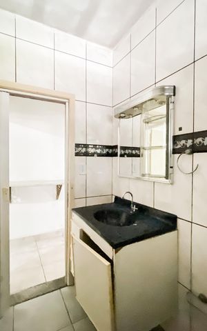 Casa à venda com 80m², 2 quartos e 1 vaga Casa à venda com 80m², 2 quartos e 1 vagaBanheiro