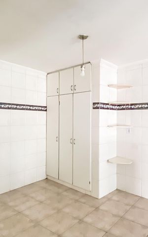 Casa à venda com 80m², 2 quartos e 1 vaga Casa à venda com 80m², 2 quartos e 1 vagaSala