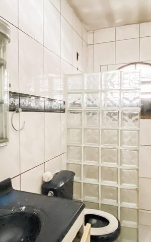 Casa à venda com 80m², 2 quartos e 1 vaga Casa à venda com 80m², 2 quartos e 1 vagaBanheiro