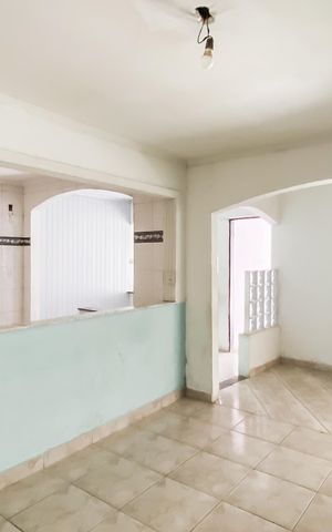 Casa à venda com 80m², 2 quartos e 1 vaga Casa à venda com 80m², 2 quartos e 1 vagaSala