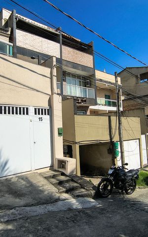 Casa de condomínio à venda com 250m², 3 quartos e 1 vaga Casa de condomínio à venda com 250m², 3 quartos e 1 vagaFachada