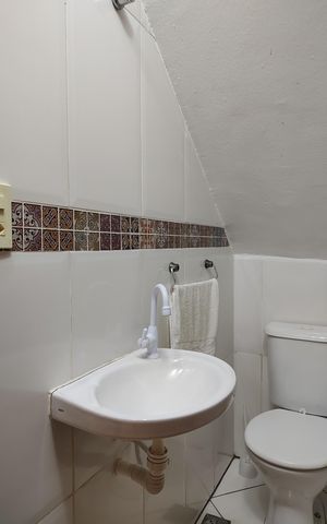 Casa de condomínio à venda com 250m², 3 quartos e 1 vagalavabo