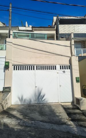 Casa de condomínio à venda com 250m², 3 quartos e 1 vagaFachada