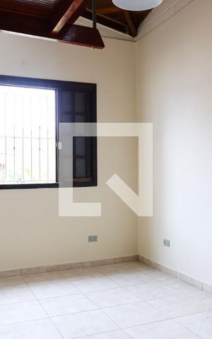 Casa à venda com 200m², 4 quartos e 2 vagas