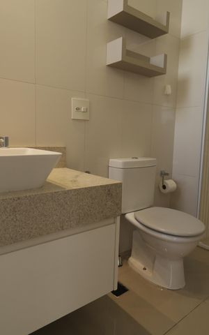 Apartamento à venda com 111m², 2 quartos e 2 vagasBanheiro da Suíte 1