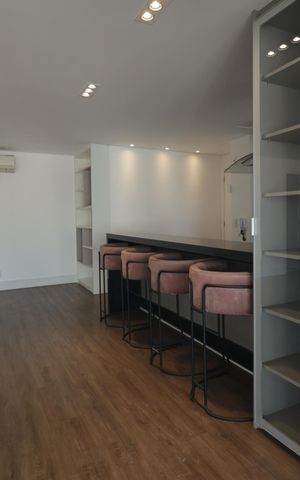 Apartamento à venda com 111m², 2 quartos e 2 vagasSala