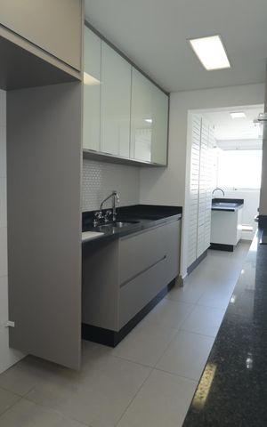 Apartamento à venda com 111m², 2 quartos e 2 vagasCozinha