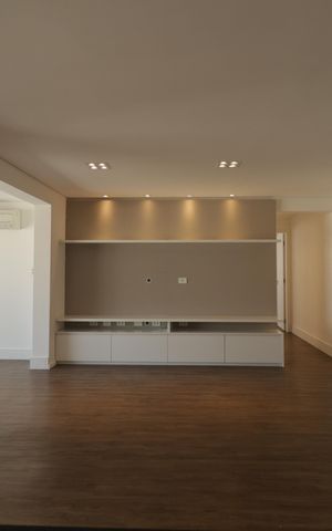 Apartamento à venda com 111m², 2 quartos e 2 vagasSala