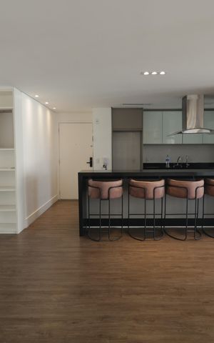 Apartamento à venda com 111m², 2 quartos e 2 vagasSala
