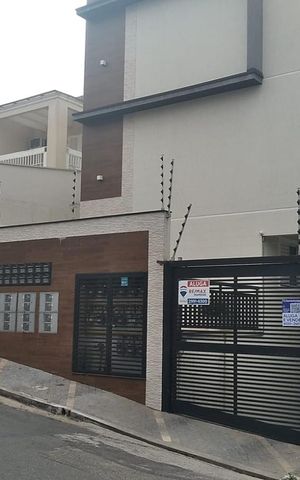 Casa para alugar com 44m², 2 quartos e 1 vaga Casa para alugar com 44m², 2 quartos e 1 vagaFachada