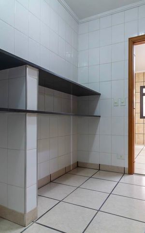 Casa para alugar com 340m², 3 quartos e 3 vagas Casa para alugar com 340m², 3 quartos e 3 vagasDepósito 2