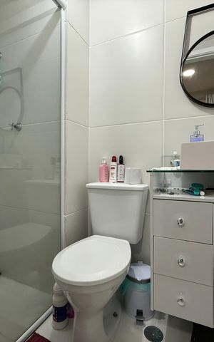 Studio para alugar com 28m², 1 quarto e sem vaga Studio para alugar com 28m², 1 quarto e sem vagaBanheiro social