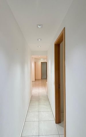 Apartamento à venda com 93m², 2 quartos e 1 vaga Apartamento à venda com 93m², 2 quartos e 1 vagaSala - corredor de acesso aos cômodos