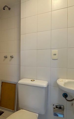 Apartamento à venda com 93m², 2 quartos e 1 vaga Apartamento à venda com 93m², 2 quartos e 1 vagaÁrea de serviço - banheiro