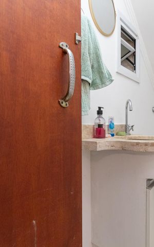 Casa de condomínio à venda com 60m², 2 quartos e 2 vagasLavabo