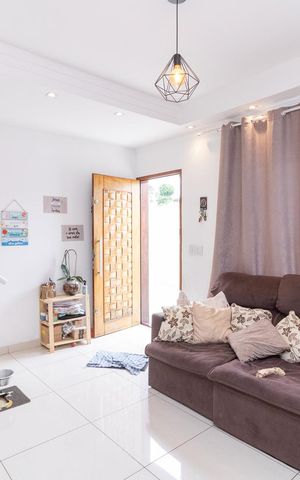 Casa de condomínio à venda com 60m², 2 quartos e 2 vagasSala
