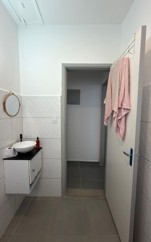 Casa para alugar com 98m², 2 quartos e 2 vagas Casa para alugar com 98m², 2 quartos e 2 vagasBanheiro Social