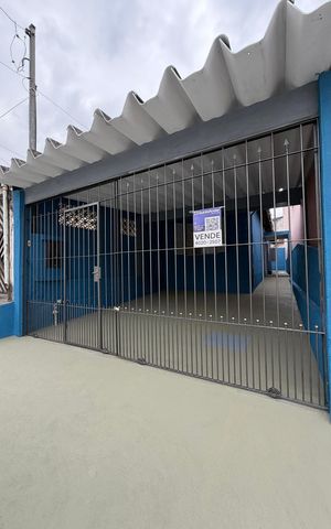 Casa para alugar com 98m², 2 quartos e 2 vagas Casa para alugar com 98m², 2 quartos e 2 vagasFachada