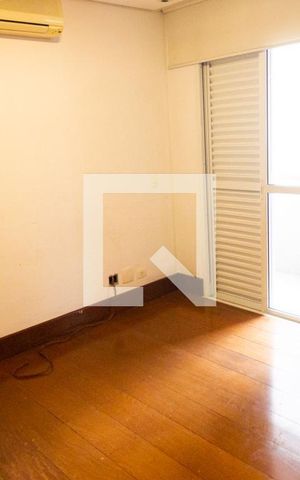 Apartamento para alugar com 260m², 3 quartos e 4 vagas