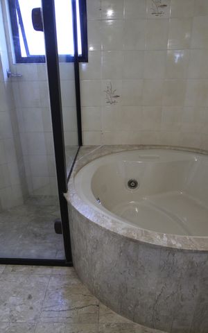 Apartamento para alugar com 190m², 3 quartos e 3 vagasBanheiro da Suíte  1