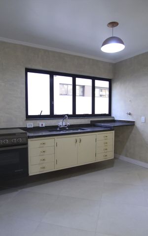 Apartamento para alugar com 190m², 3 quartos e 3 vagasCozinha