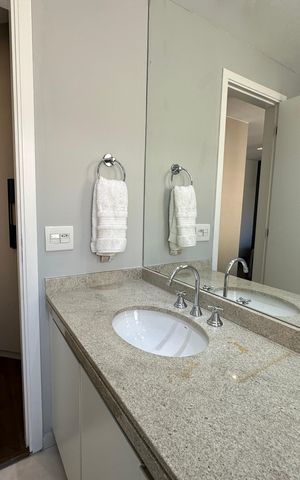 Apartamento à venda com 78m², 1 quarto e 2 vagas Apartamento à venda com 78m², 1 quarto e 2 vagasBanheiro da Suíte