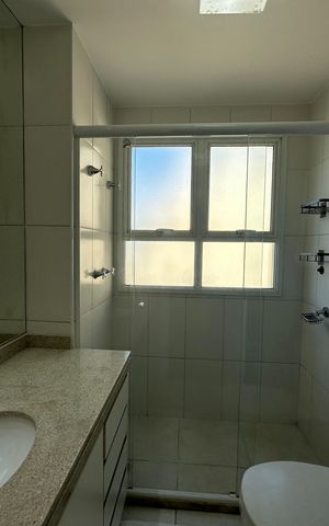 Apartamento à venda com 78m², 1 quarto e 2 vagas Apartamento à venda com 78m², 1 quarto e 2 vagasBanheiro da Suíte